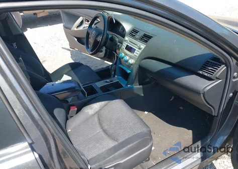 2011 Toyota Camry Se z USA, uszkodzony, nr VIN 4T1BF3EK0BU662087